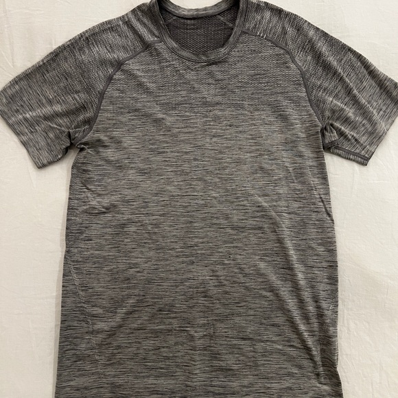 lululemon Metal Vent Tech Short Sleeve Shirt - Picture 3 of 5